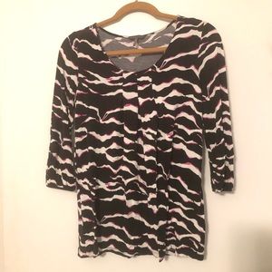 Kristin Davis 3/4 black, pink, white top, Small